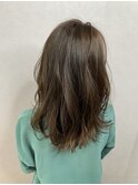 髪質改善アッシュオリーブブラウン ゆるふわウェーブロング 1