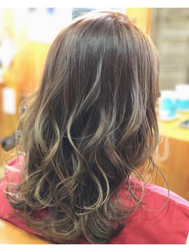 ララテラス(LaLa Terrace) オリーブベージュ×大人かわいいくびれセミディ