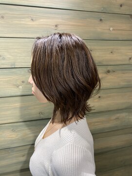 アクトワン(Act.1) 外ハネレイヤーボブ