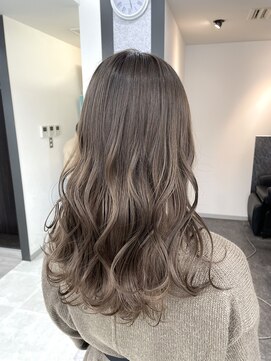 ジゼル 博多筑紫口店(GiseL) ミルクブラウン【博多駅筑紫口】@halu_the_world