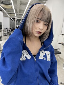 エゴル ナゴヤサカエ(ENGOL NAGOYA SAKAE) ホワイトベージュ×ブラック×ボブ/ハイトーンカラー