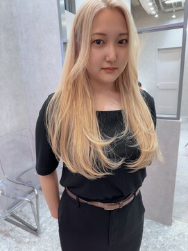 ロンド レア 天神大名店(Lond Le’a) ダブルカラーミルクティーベージュカラーブルーブラックブリーチ