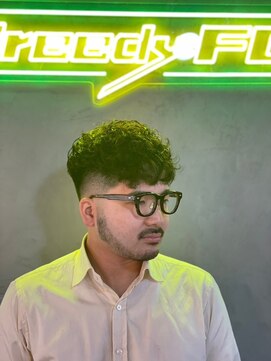 グリーディーフォックス 代々木(Greedy FOX) 波巻き/ハイライト/マッシュパーマ/ウルフ[シェービング]