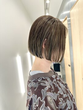 リノア 鵠沼海岸(LINOA) デザインカラー/レイヤーカット/ウェットヘア/オリーブベージュ