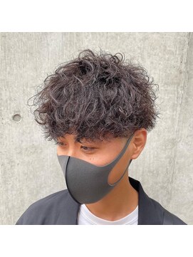 ウノプリールヴァモス(unopulir Vamos) 無造作ヘアツイストスパイラルパーマ刈り上げメンズブラウン