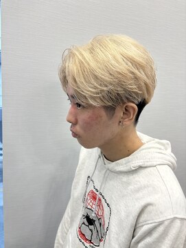 ロックス バイ マグ 松本(rocks BY MAG) 刈り上げマッシュセンターパートブロンド