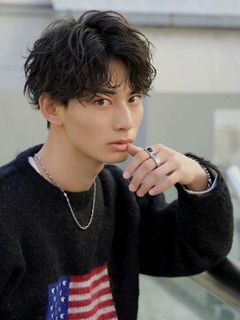 ルーシー 川越(LUCEY) センターパートフェザーパーマシャドウパーマメンズパーマ