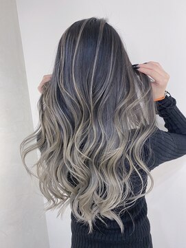 ジゼル(gisele) （小山）ホワイトグレー