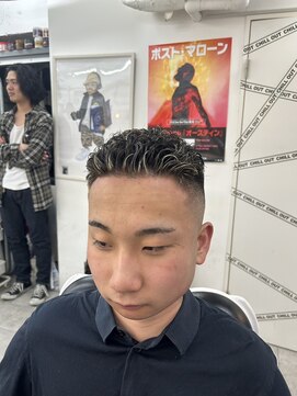 チルチェア 中野店(CHILL CHAIR) ウェーヴィーメッシュ <中野> <理容室> <バーバー>