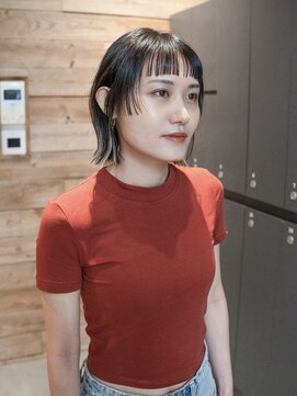 ベイショア(Bay Shore NY) オン眉/ぷつっとボブ/インナーカラー