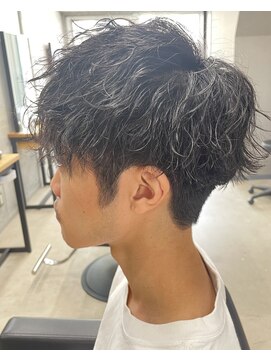 フイ 新宿3丁目(Hui) ハイトーンカラー/マッシュパーマ/アースカラー/men's/