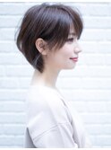 大人可愛い耳掛けショートボブ×ダークアッシュ