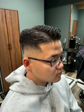 MEN’S HAIR/サーフカール/刈り上げセンターパート/柏