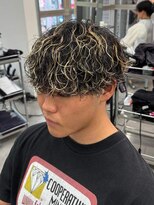 ゼノ 海老名(XENO)&nbsp;波巻きパーマラウンドマッシュフェザーパーマメンズパーマ眉毛