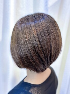 コハク(COHAQ BEAUTY AND RESORT) ボブ/ショートボブ/丸みショートボブ/内巻きボブ