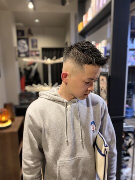 バーバー スタジオ ラフテル(Barber Studio RAFTEL) ソフトモヒカンフェードスタイル