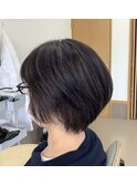 前下がりショートボブ(極細ハイライト)