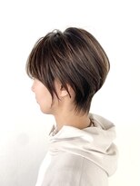 トト 船橋店(toto.)&nbsp;フェザーショート刈り上げマッシュショートくすみベージュ[船橋]