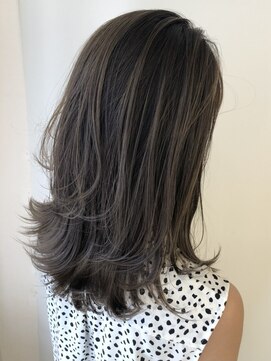 ブロッサム 上福岡店(Blossom) 大人ミディアムレイヤー/ハイライト［上福岡］