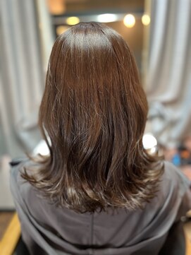 ロックス ヘアー ギャラリー(Rocks hair gallery) やわツヤ大人グレージュ×外ハネミディ