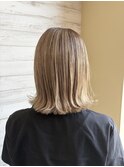 透明感◎大人の外ハネベージュボブ
