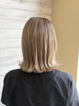 エム インターナショナル 白岡 キュート(EMU international CUTE) 透明感◎大人の外ハネベージュボブ