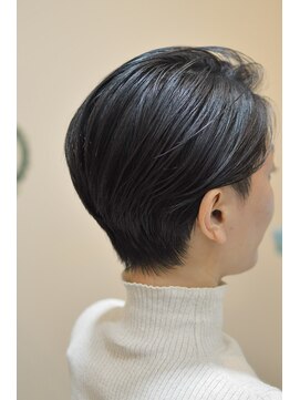 アナザードア(another door) サイドはソフトツーブロック 前下がり耳かけショート