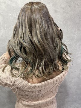 ステラ(stella) インナーグリーン×プラチナベージュ【和田常経】