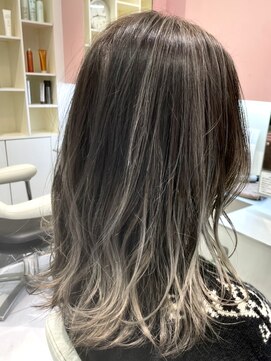 テテ(TETE) ハイライト/グレージュ/ケアブリーチ