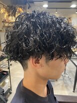 レオン(Re:ON) センターパートツイストスパイラルパーマ