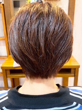 カミビトグロウ(kamibito glow) 20代30代40代艶感シークレットハイライト小顔ショート立体感