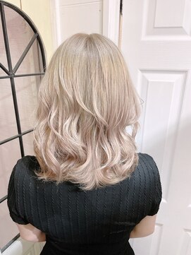 ウーロス(uros.) プラチナ☆ブロンド