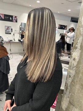 キング 枚方店(K!ng) 縮毛矯正髪質改善ハイライトレイヤーカット枚方美容室エクステ