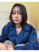 暗髪ミディアムウルフ顔まわりレイヤー