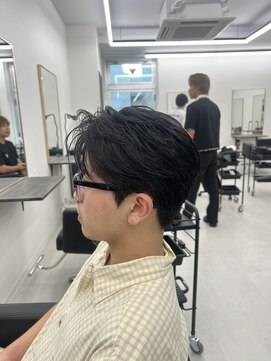 ステージ(STAGE) ダウンパーマ　センターパート　ガイルヘア