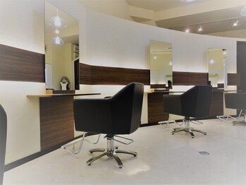 ヘアメイク イアラ 高柳(hair make iara)の写真/【Aujua正規取り扱い店・ソムリエ在籍】大人女性の気になるお悩みにお一人ひとりに合わせたケアをご提案♪