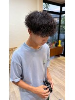 シフト(SHEEFT)&nbsp;ビジネスカジュアル20代30代波打ちパーマツーブロックアッシュ