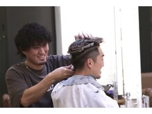 【Stylist】ファッションも髪も熟知したプロフェッショナル