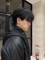 カルム(kalm)&nbsp;メンズセンターパートウルフセンターパートニュアンスパーマ襟足