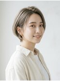 前髪なしハンサムショート丸みショートボブ白髪ぼかし