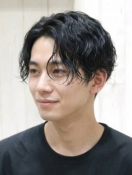銀座マツナガ 神田店 爽やかセンターパートメンズウルフカット春パーマゆるめ