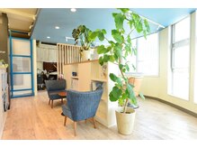 ウィッシュヘアー(Wish hair)の雰囲気（待合室※同伴の方もゆったり過ごせる、くつろぎの空間です....♪）