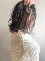 エル セルカ 高田馬場(el CERCA)&nbsp;シルバーグレージュインナーカラー×外ハネ切りっぱなしボブ