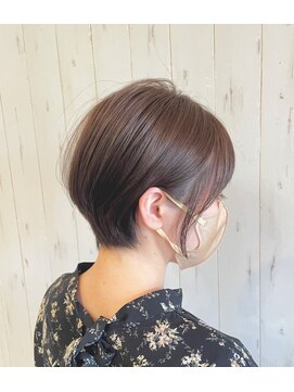 ウベア(uvea) 【お顔、頭が小さく首も細く長く見せる】ショートボブstyle