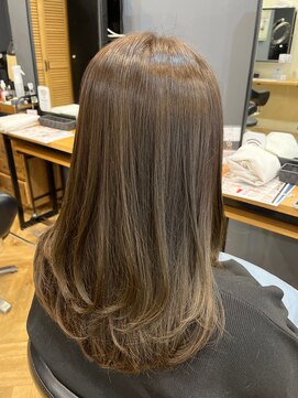 アルター(aL ter) アッシュグレー×レイヤーカット［イメチェン/似合わせカット］