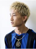 金髪ハイトーンカラーダブルカラースパイキーショート