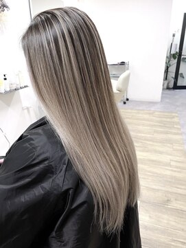 エスアイ(S.i) ハイトーンカラー［五条駅/京都駅/七条駅/四条駅/烏丸駅］