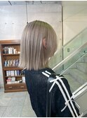 ホワイトグレージュ