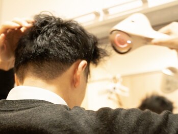 ヴォアール 久我山(VOIR)の写真/【久我山1分】頭皮用シャンプーを使用した頭皮ケアで、気になる匂いやベタつきを解消！第一印象を爽やかに*