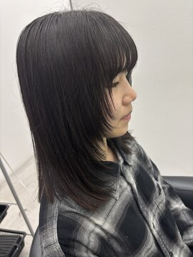 プレジールバイラファブリック(PLAISIR by LA FABRIQUE) 【下田】顔まわりレイヤーミディアムストレート